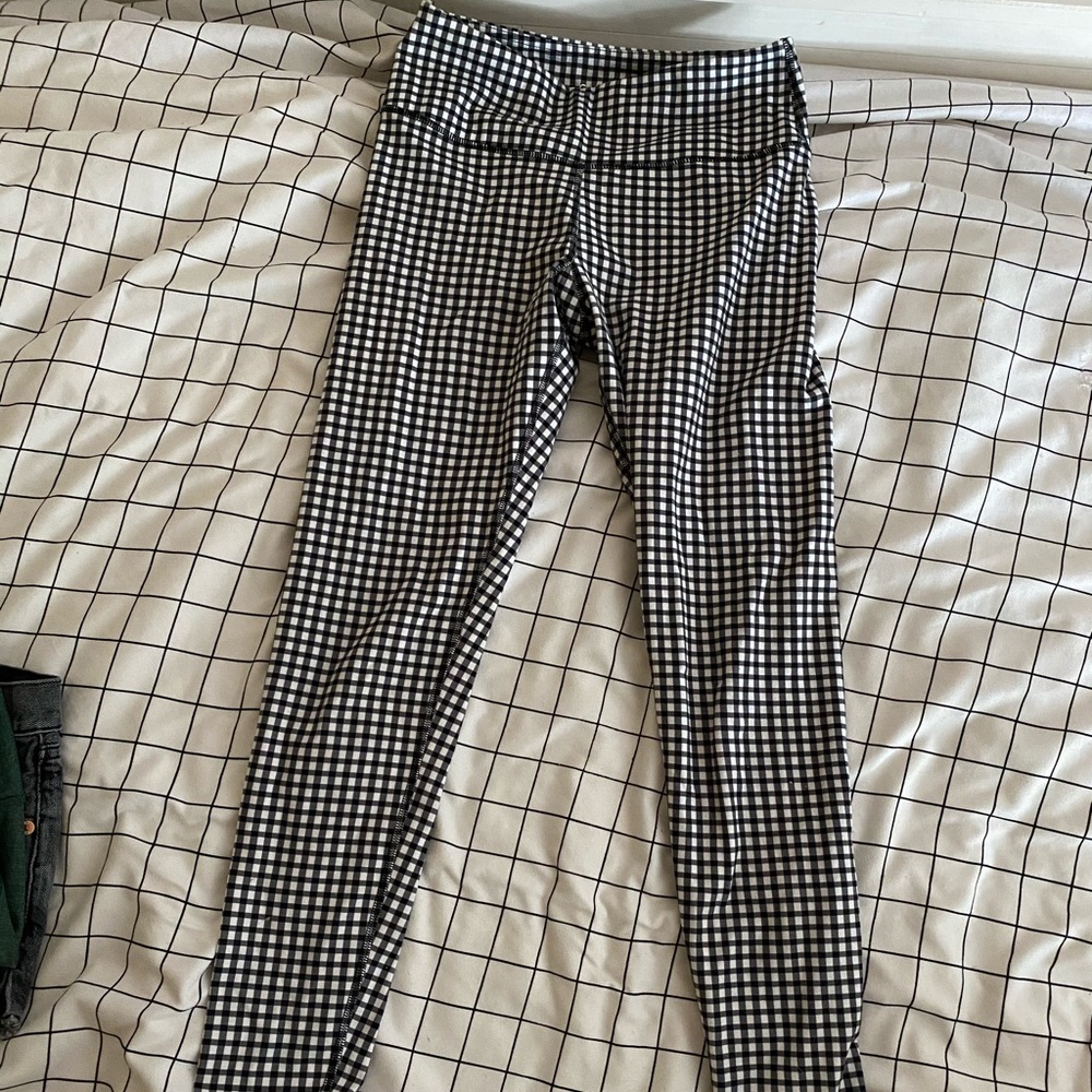 Checkered leggings!